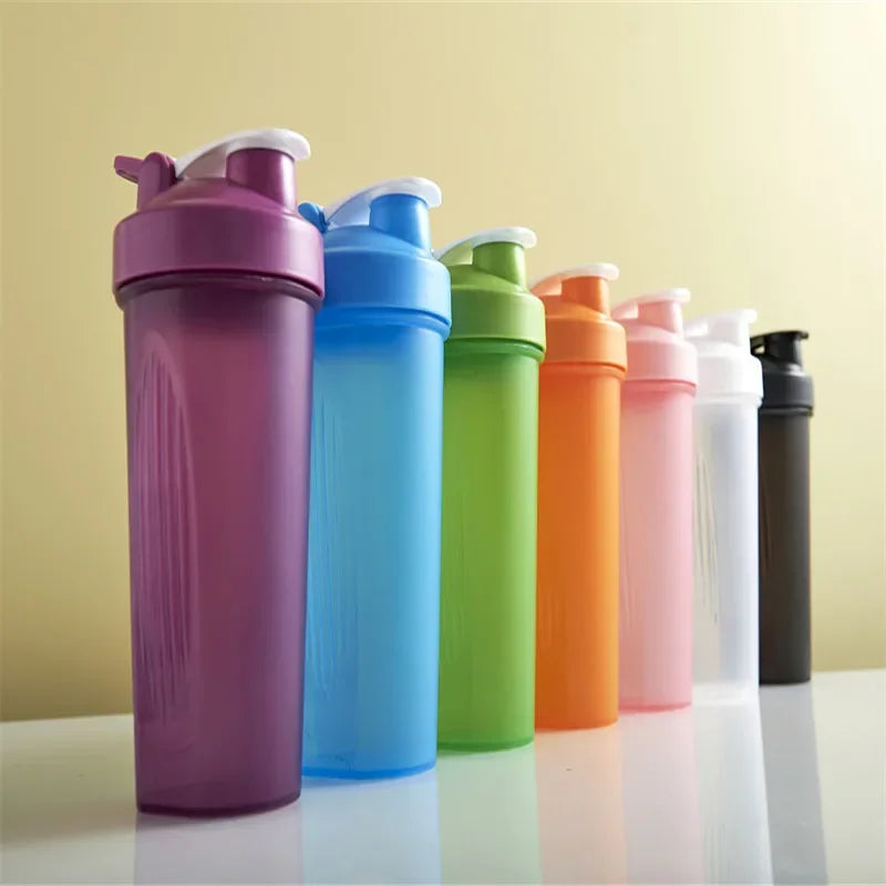 600ml Plastic Shaker Cups